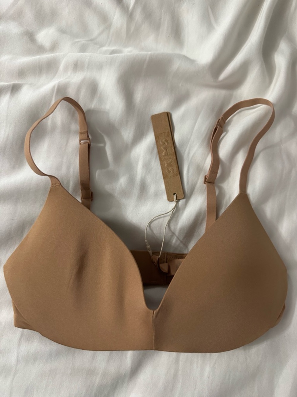 SKIMS Wireless form push up plunge bra in Ochre